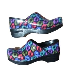 Dansko Multicolor Geometric Patterned Clogs size 6.5-7 Slip On Shoe